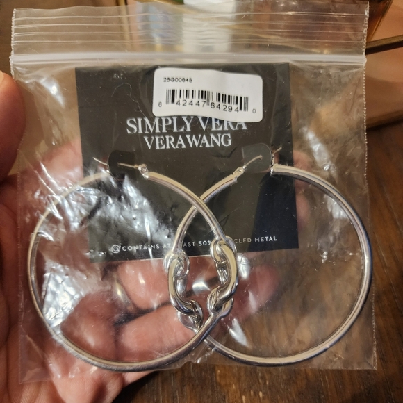NWT Simply Vera Vera Wang Large Silver Chain Link Detail Hoop Earrings - Picture 3 of 4